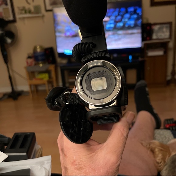 DVC digital video camcorder 4K with all the attachments - Picture 16 of 16